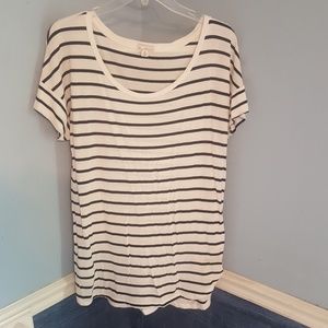 Comfy striped Gap tee